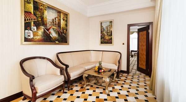 Отель Royal Tulip Almaty на ночь