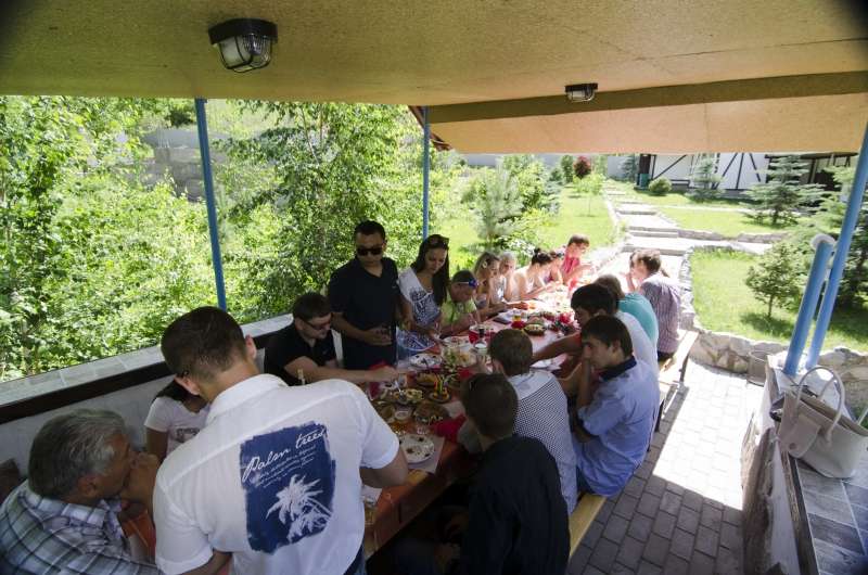 крытая беседка с мангалом