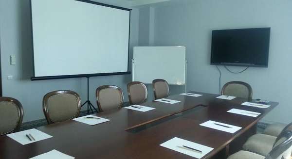 Гостиница Royal Palace на Жансугурова