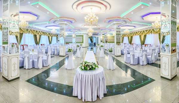 Зал на 300 мест