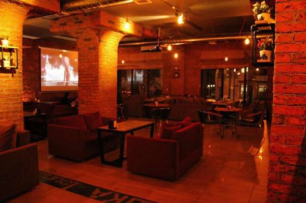 Lounge bar ШИШКА