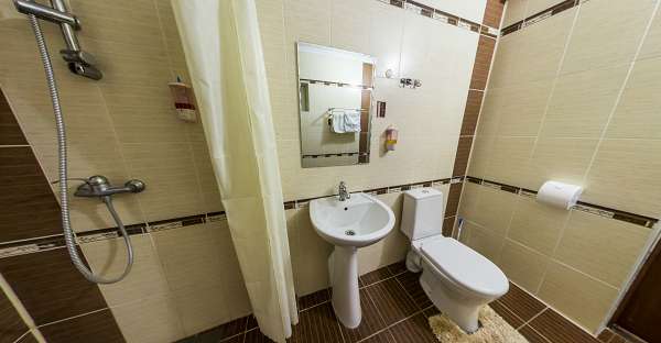 Деревушка горячие источники фото санузла