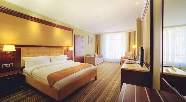 Отель Shera Park Inn посуточно