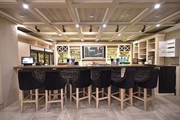 Restaurant and club МОNEY