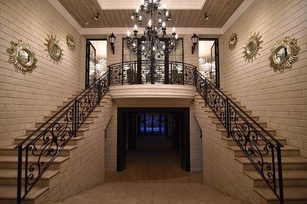 Restaurant and club МОNEY