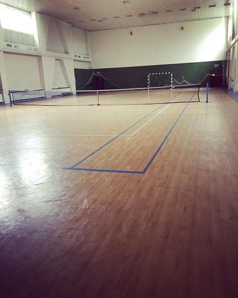 Универсальный зал для футбола, тенниса и волейбола