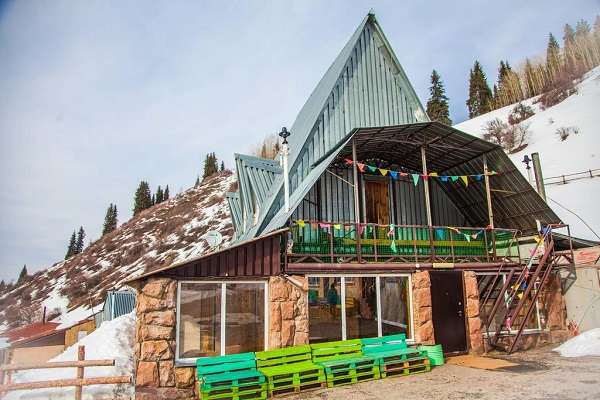 Горный семейный курорт PIONEER