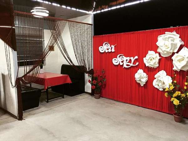 Халал кафе Ай-Ару закрыто