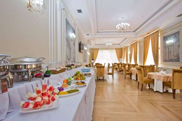 Гостиница Plaza Hotel Almaty в центре