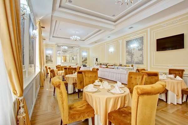 Гостиница Plaza Hotel Almaty в центре