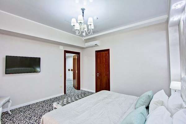 Гостиница Plaza Hotel Almaty в центре