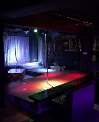 Мужской клуб Golden Dolls