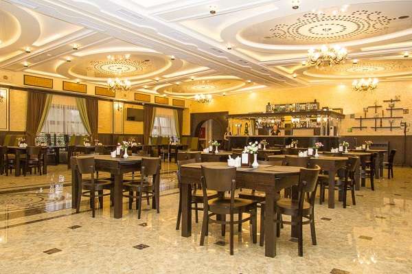 Salut Hotel на ночь
