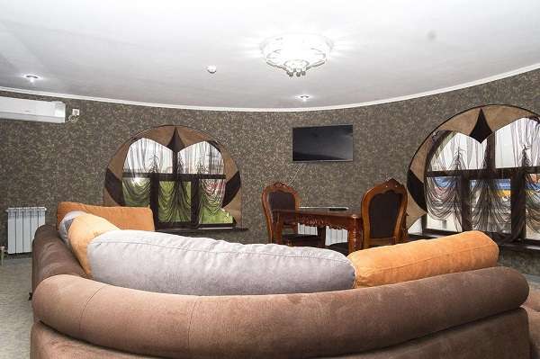 Salut Hotel на ночь