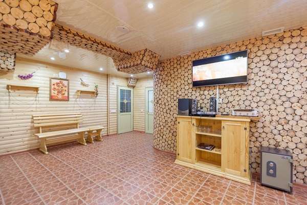 Salut Hotel на ночь