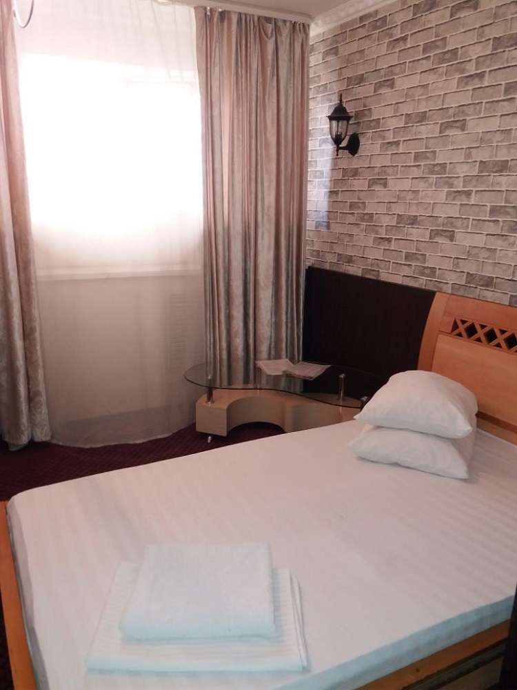 Гостиница Адам и Ева на день