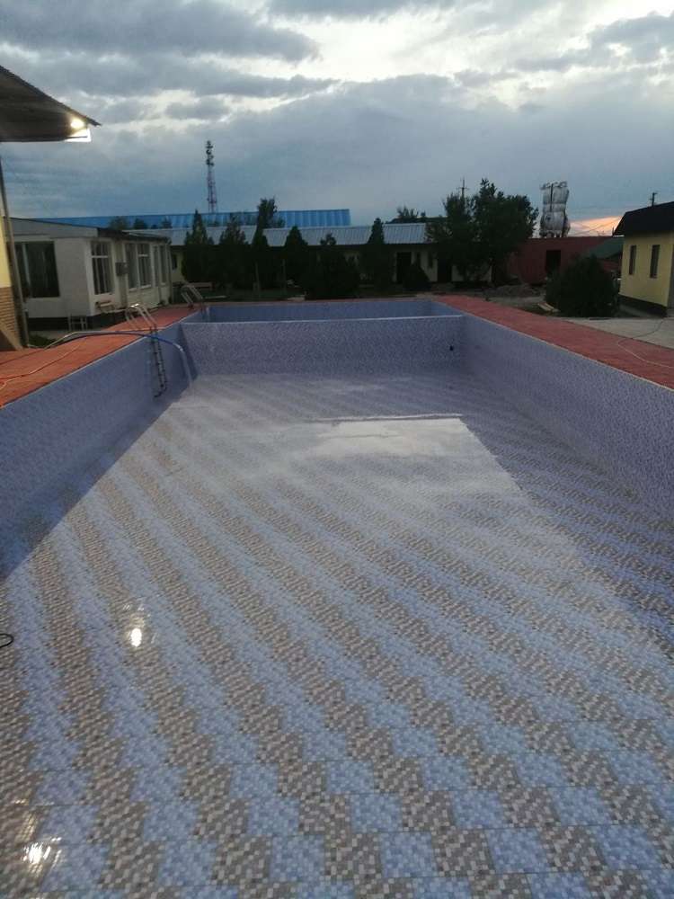 RADIAN Кондиционер есть. Горячие источники!!!😇 5 классных бассейна, крытый бассейн, сауна, столовая, зона барбекю, караоке, детская площадка. Будние дни 9000. Выходные 15000 с завтраком