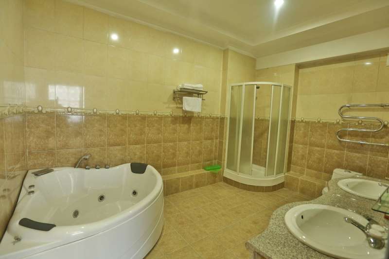 Гостиница Евразия рядом с консульством США