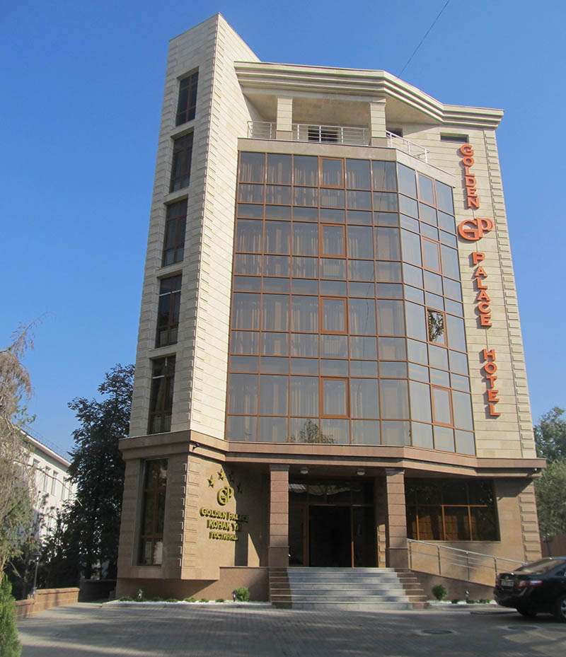 Отель Golden Palace в центре