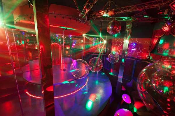 Sweety стрип клуб