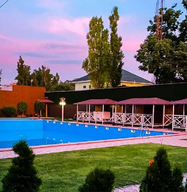 Бассейн Garden pool