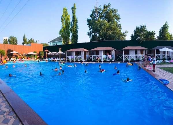 Бассейн Garden pool