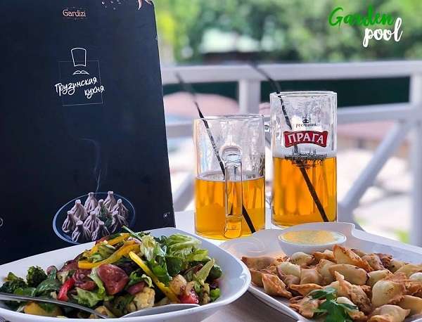 Бассейн Garden pool