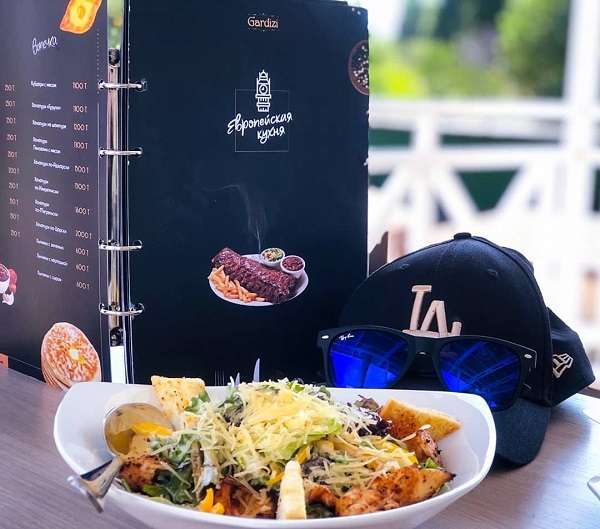 Бассейн Garden pool