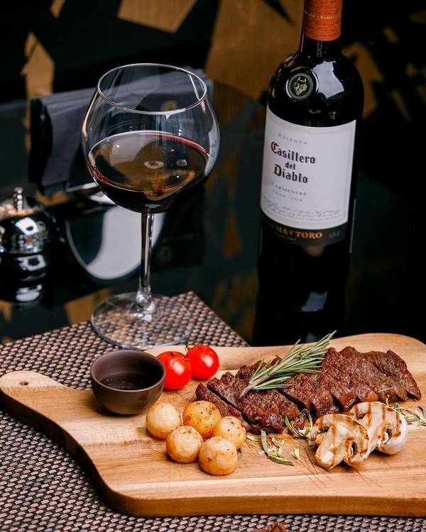 Лаунж-рестобар Carte Blanche