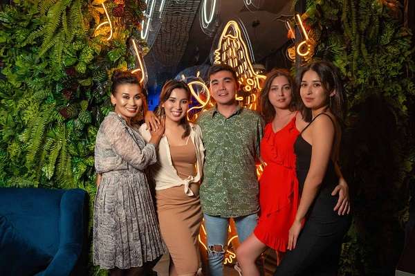 Караоке Ухо и Медведь на Курмангазы