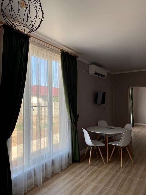 Семейный люкс - 2-х комнатный.  Вместимость 4-6 человек