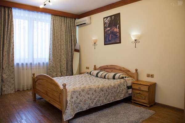 Отель с бассейном Тау-Spa (8 бассейнов  и 11 бань) Тау-House, Тау-Дастархан