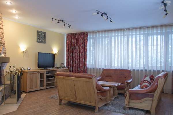 Отель с бассейном Тау-Spa (8 бассейнов  и 11 бань) Тау-House, Тау-Дастархан