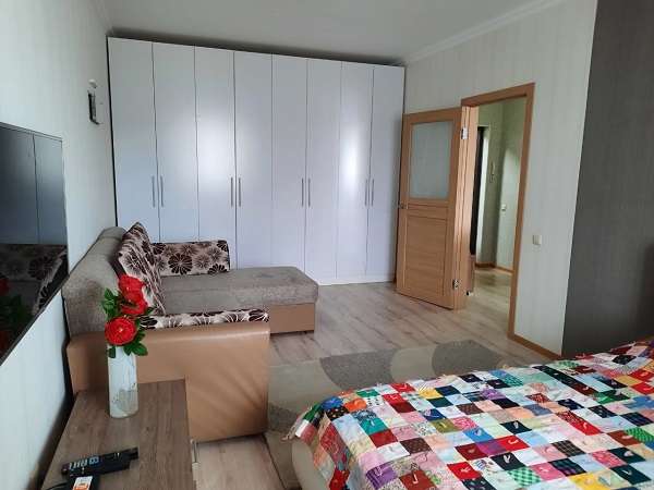 1х комнатная квартира на Иманбаевой