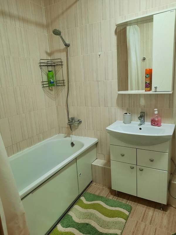 1х комнатная квартира на Иманбаевой