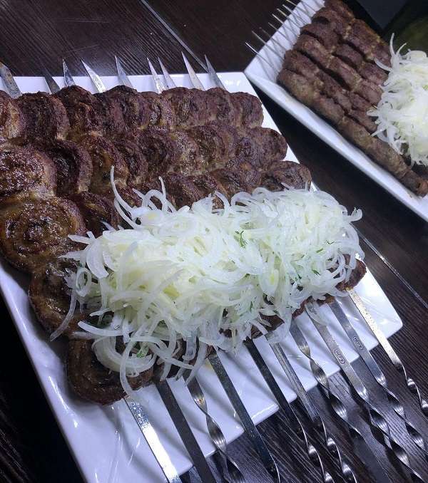 Халал кафе Ай-Ару закрыто