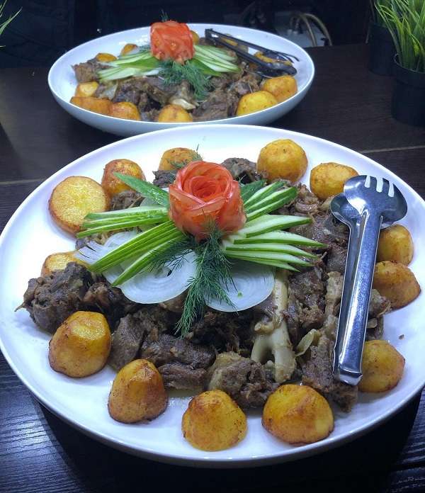 Халал кафе Ай-Ару закрыто