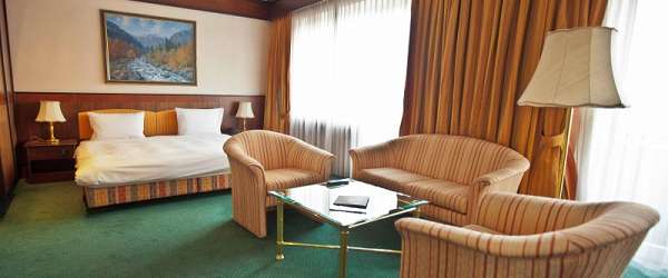 Rahat Palace Hotel - недалеко от посольства России