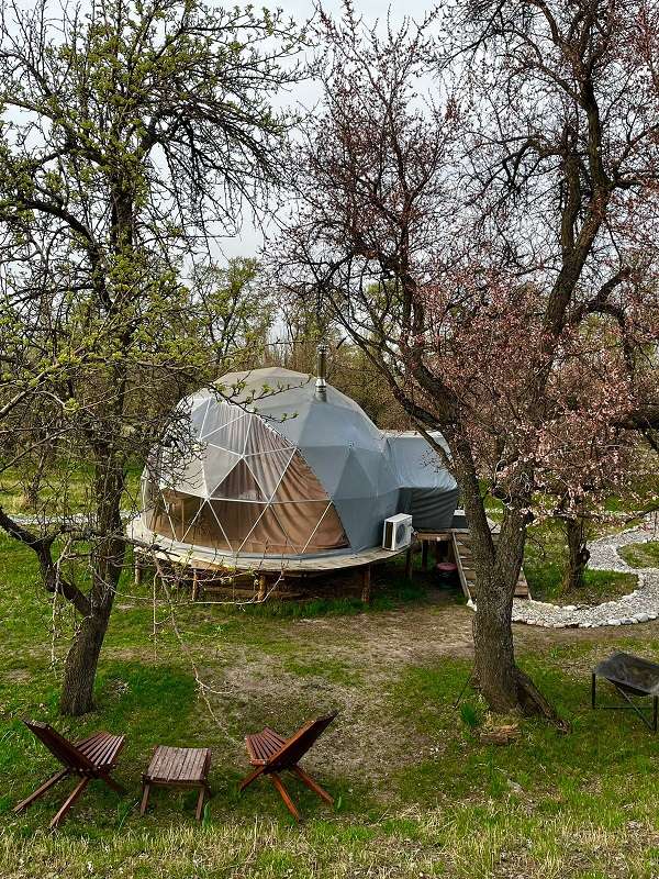 Панорамные стеклянные домики BubbleGumView