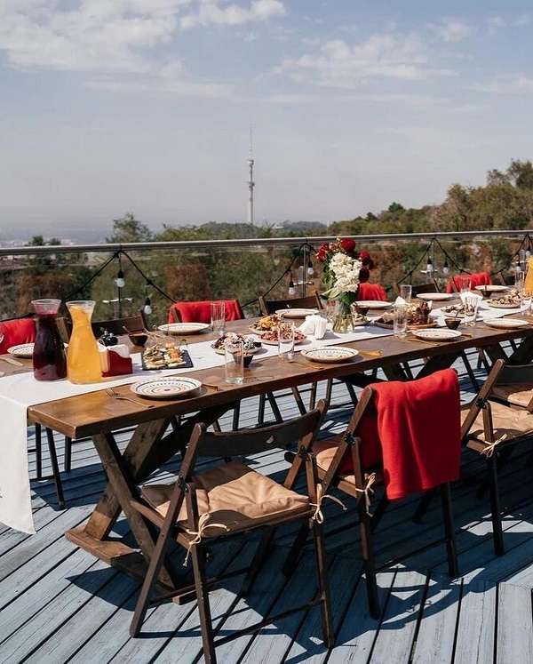 Летний панорамный ресторан Red Rhino закрыто до весны