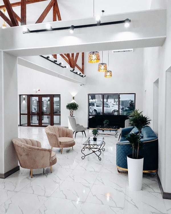 Отель Four Seasons (4 сезона)