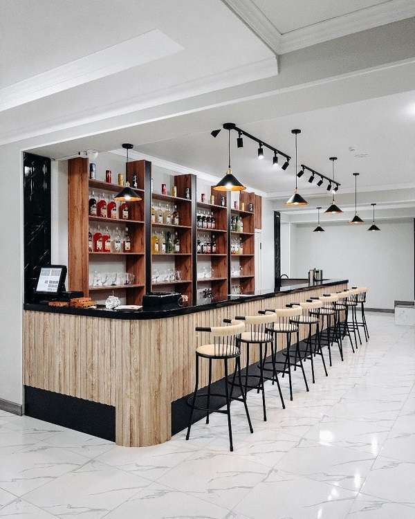 Отель Four Seasons (4 сезона)