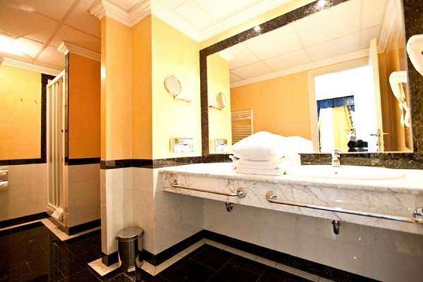 River Palace Hotel (Ренко) в центре