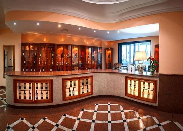 River Palace Hotel (Ренко) в центре