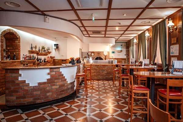 River Palace Hotel (Ренко) в центре