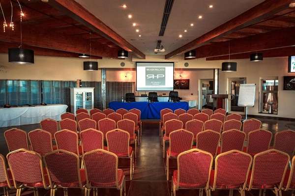 River Palace Hotel (Ренко) в центре