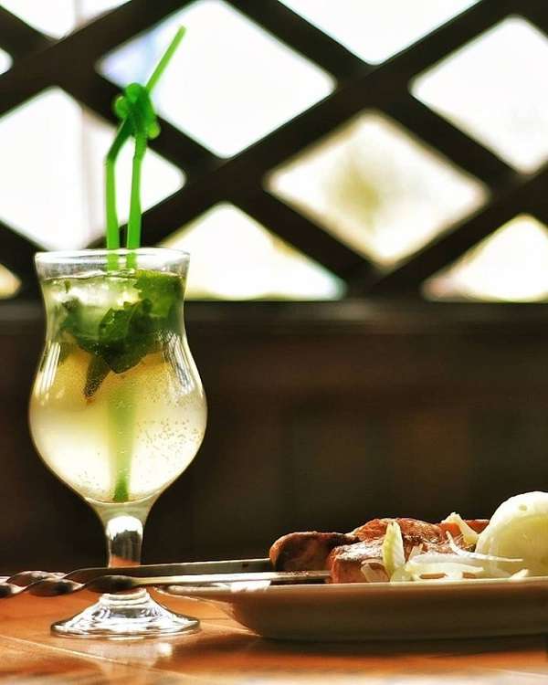 Кафе Гламур на Хмельницкого (семейное кафе)