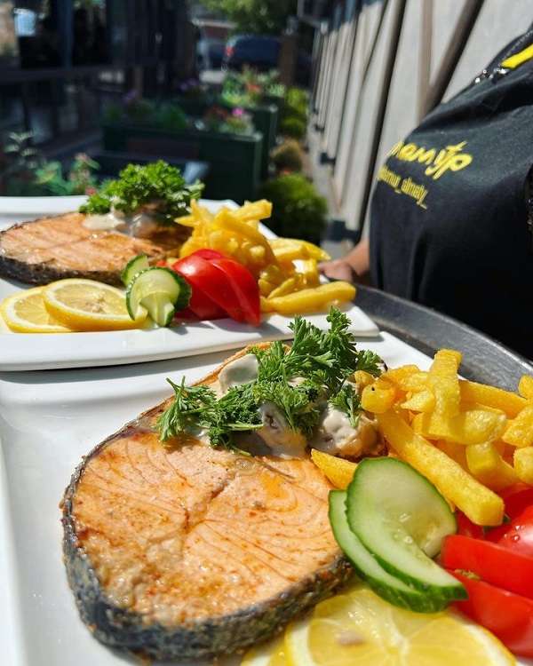 Кафе Гламур на Хмельницкого (семейное кафе)