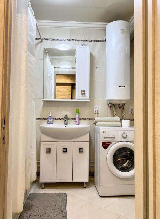 Квартира посуточно в центре (может разместиться 3 человека)