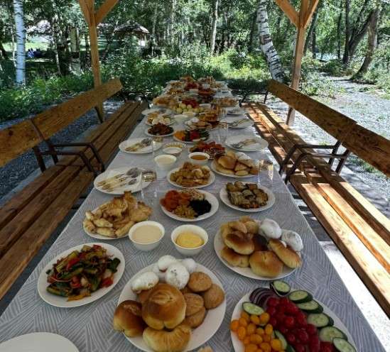 База отдыха ТAUSU и сакская баня на реке Коксу